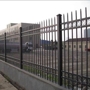 锌钢防护围栏生产护栏华双白色