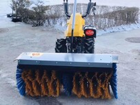喜仁小型除雪设备,内蒙古鄂尔多斯进口扫雪机图片0