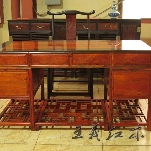 大气王义红木大红酸枝办公桌纯手工,老挝大红酸枝沙发