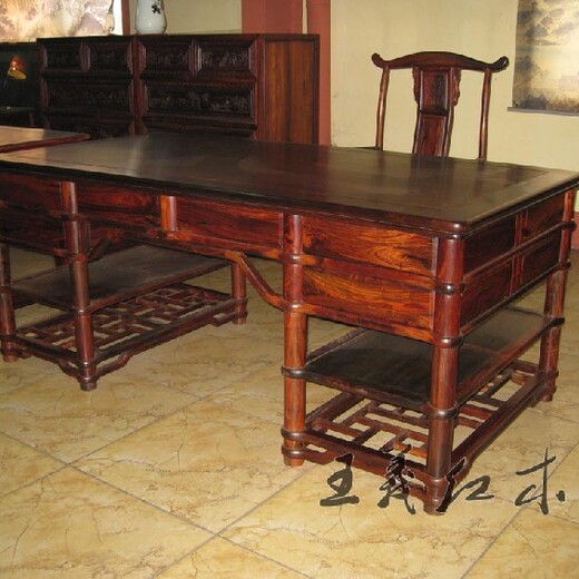 济宁瑰丽多彩王义红木大红酸枝办公桌,古典书桌