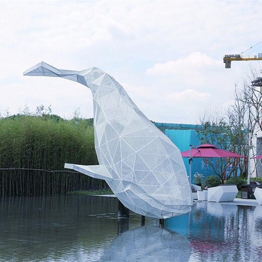 不銹鋼鏡面鯨魚雕塑廠家供應