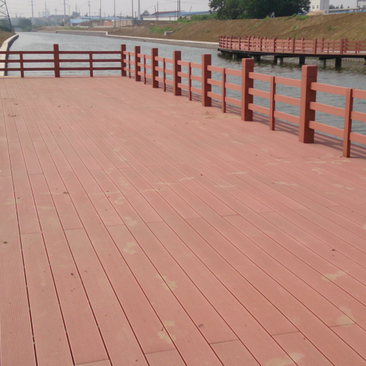 明太塑木地板厂家,海南14025圆孔塑木地板品质好