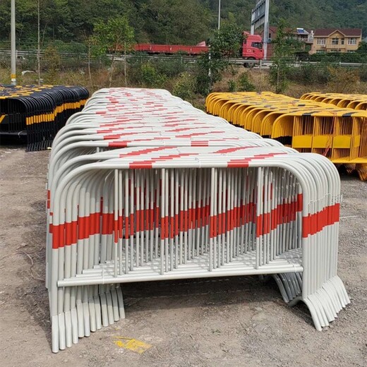 浙江武义县供应铁马护栏质量可靠,市政施工护栏