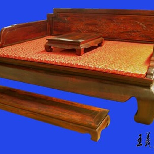 青岛不上漆王义红木缅甸花梨双人床自然纹理清晰,红木双人床