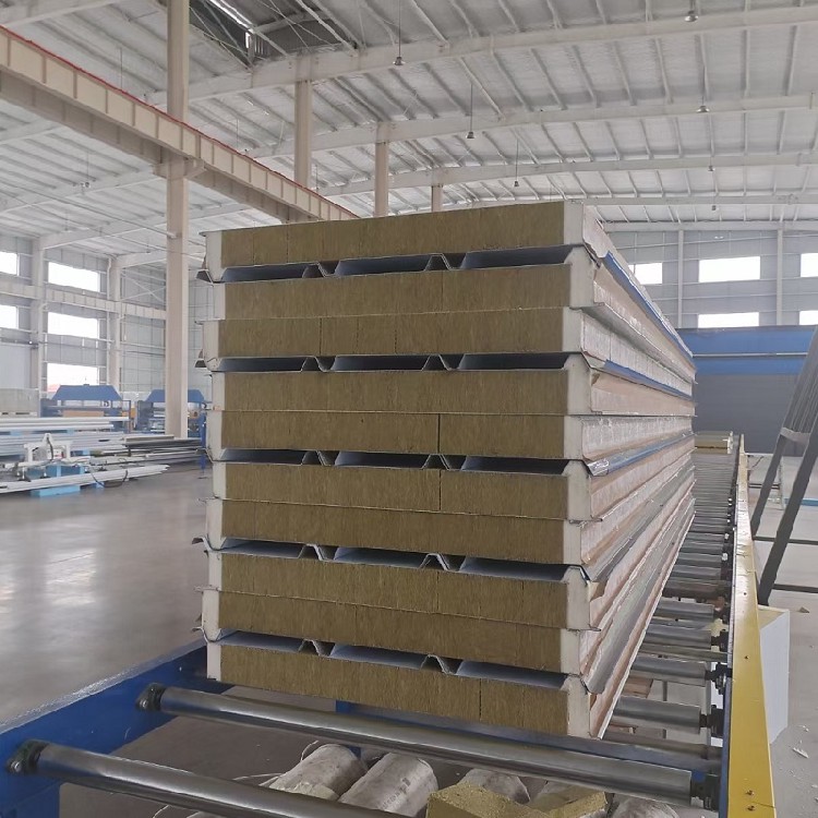 浙江嘉兴生产江苏恒海聚氨酯封边瓦楞板规格齐全,1000型瓦楞屋面板