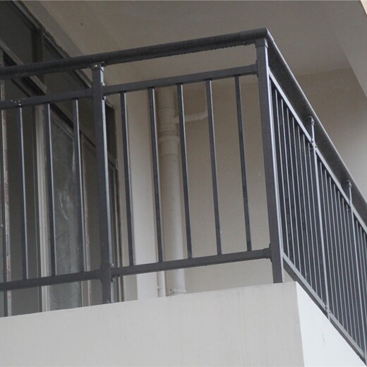 山东喷塑阳台护栏表面处理方式,阳台栏杆