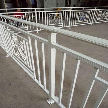 四川喷塑阳台护栏标准高度锌钢栏杆