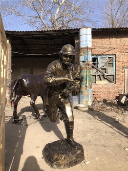 北京卡通消防人物雕塑生产厂家,消防员雕塑