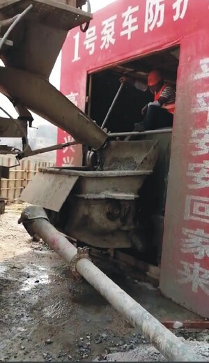 三一天泵,云南普洱孟连混凝土砼输送泵二次浇筑泵车载泵拖泵地泵出租