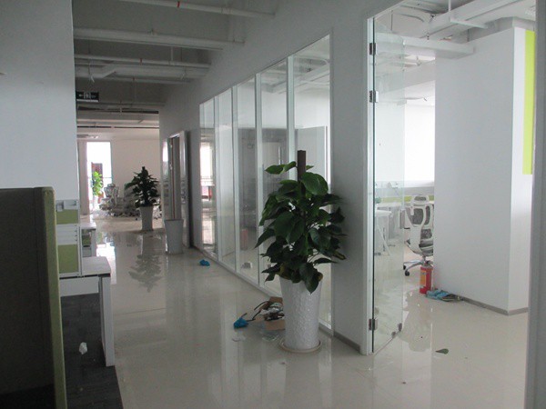 深圳办公玻璃隔断安装公司