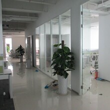深圳龍崗室內辦公玻璃隔斷多少錢圖片