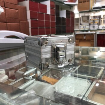 小型透明翻盖玻璃手表铝盒表盒定制惠贞包装