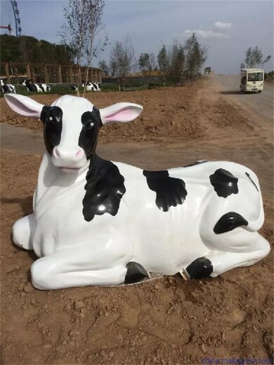 天津新款奶牛雕塑订制