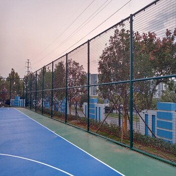 拉萨体育场围网钢筋棍式篮球场围栏网施工方便