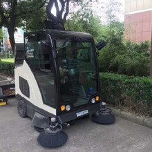 常德柳宝LB-2000驾驶式扫地机车间物业电动商用环卫道路电动清扫车