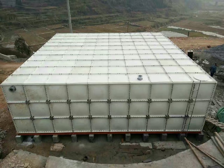 玛纳斯县150吨玻璃钢水箱
