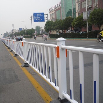 开平市政隔离护栏交通隔离围栏制作安装