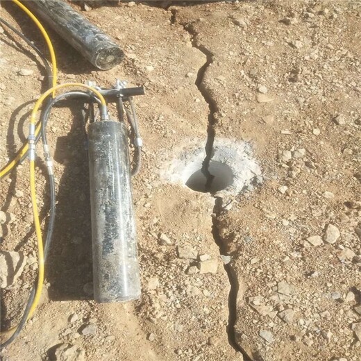新疆破大石块分解花岗岩设备劈裂机