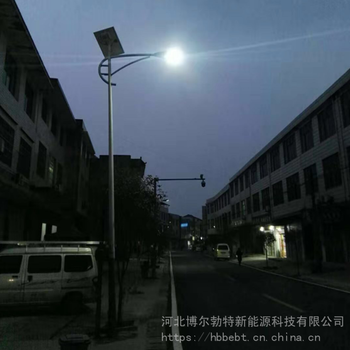 路灯太阳能板多钱河北兴隆新农村建设led路灯