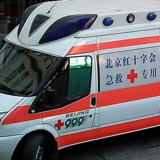 湖北鄂州福特长途救护车出租图片3