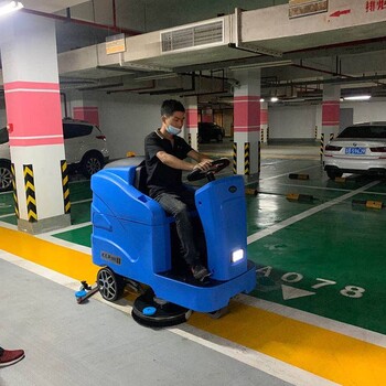 工廠用駕駛式洗地機(jī)優(yōu)尼斯U900A大型洗地車