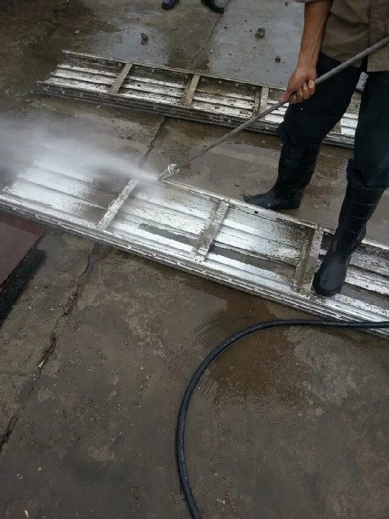 欧博体育登录宣城广德市升平街道钱村村：清淤疏浚保灌溉未雨绸缪筑防线(图1)