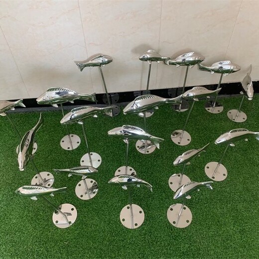 天津各種造型的魚兒群雕塑定制,小魚雕塑