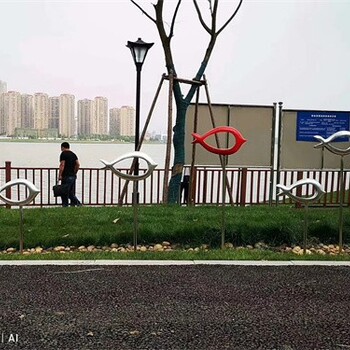 北京鱼儿群雕塑造型,镜面鱼雕塑