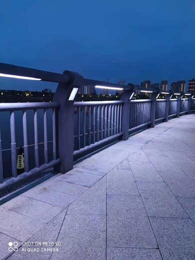 昌平环保灯光护栏结构