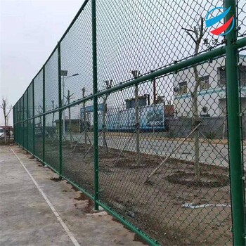 学校球场围栏公园足球场护栏网运动场隔离栏巨增供应