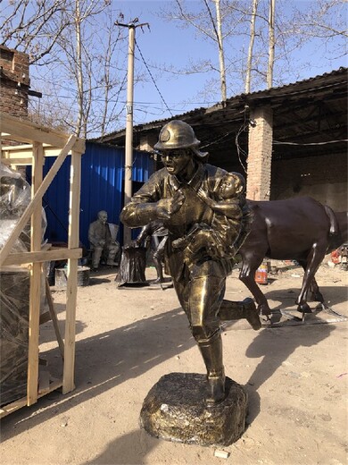 广东户外玻璃钢消防员雕塑场景,消防人物雕塑
