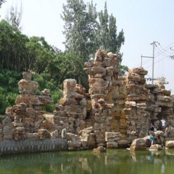 重庆九龙坡生产天然石大型千层石假山包工包料