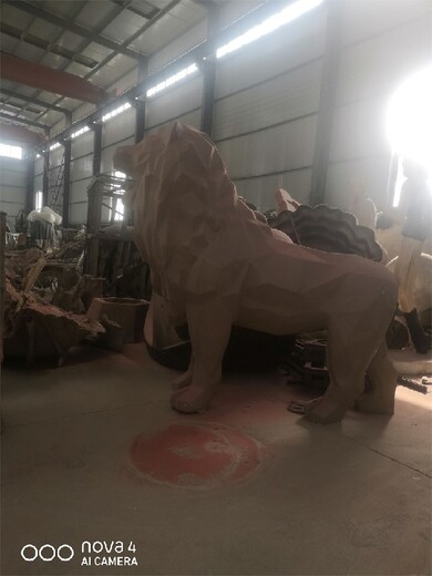 山东新品狮子雕塑加工,玻璃钢动物雕塑