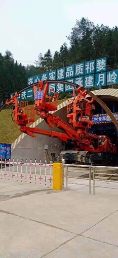 鑫通机械立拱设备,北京定制拱架台车价格