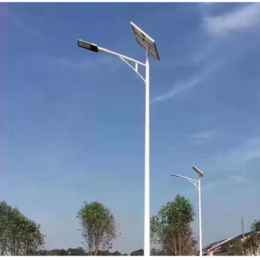 朝阳生产8米双臂太阳能路灯厂家