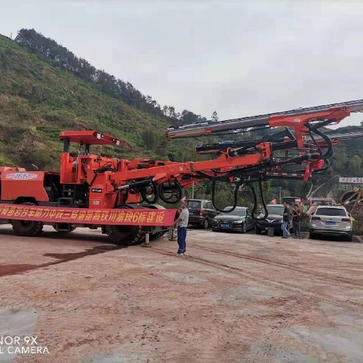 鑫通机械三臂凿岩台车,天津国产多臂凿岩台车参数