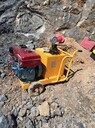 重慶榮昌開山機(jī)巖石分裂機(jī)破石機(jī)液壓分裂機(jī)