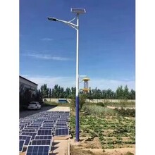 太陽能路燈生產廠家吉安吉州區10米太陽能路燈雙臂路燈價格圖片