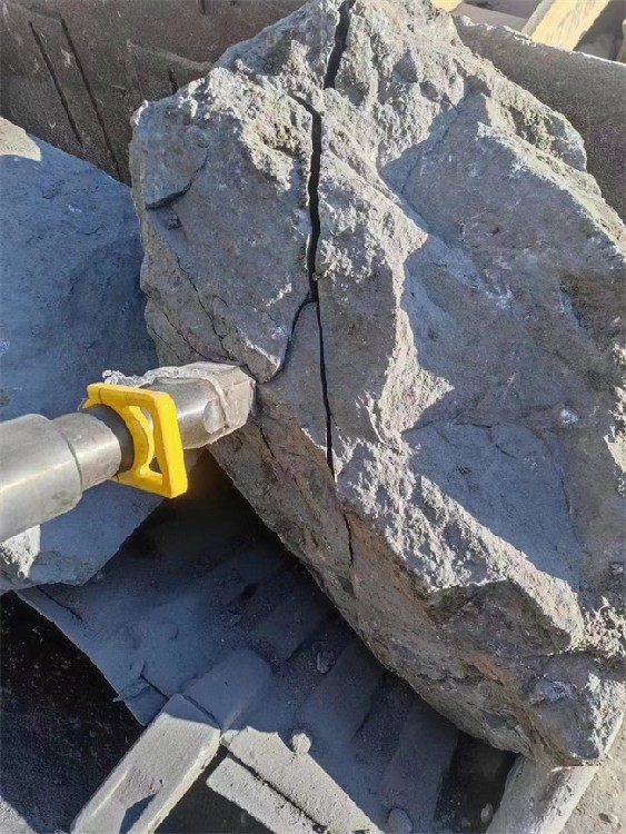 三明混凝土拆除劈裂机厂家联系电话,岩石劈裂机