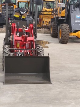 广东中首重工电动铲车装载机作用新能源电动小铲车
