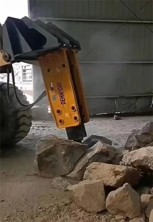 重庆中首重工破碎锤铲车改装破碎锤尺寸,破碎锤