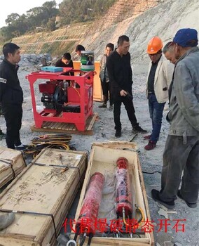 陕西延川县建筑拆除钢筋混凝土破碎机静态岩石劈裂机,分裂机