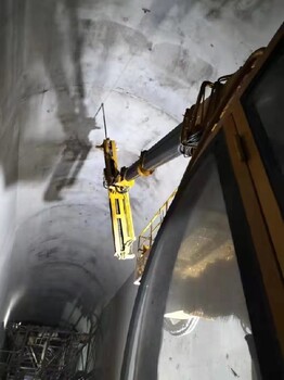 济宁鲁工机械隧道打孔钻机,内蒙古巴彦淖尔生产履带式隧道锚固钻机