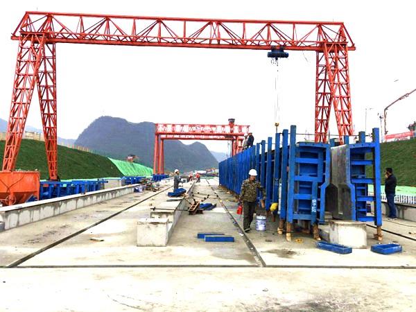 湖北襄阳龙门吊出租厂家5吨门式桥式起重机选购