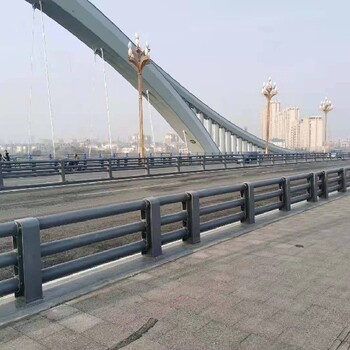 上海桥梁护栏多少钱一米