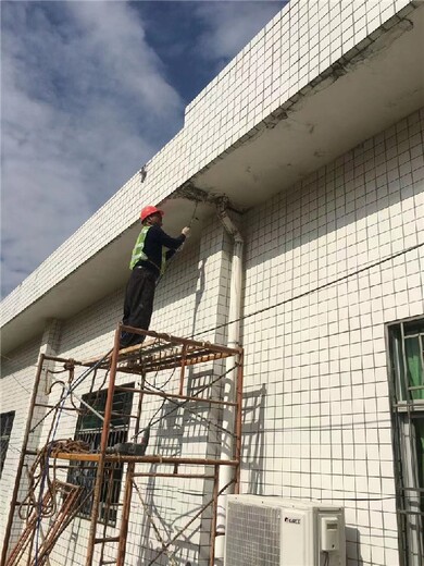 东莞莞城区屋面交接缝防水补漏施工团队