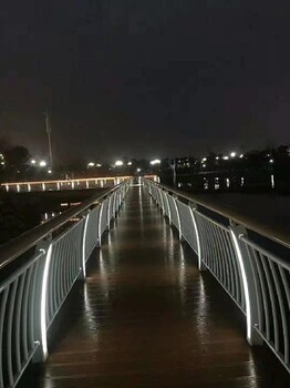 天津红桥灯光护栏一米多少钱