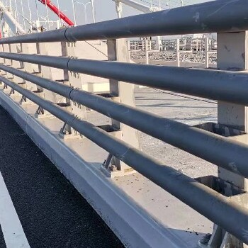 卢湾桥梁防撞护栏厂家联系方式