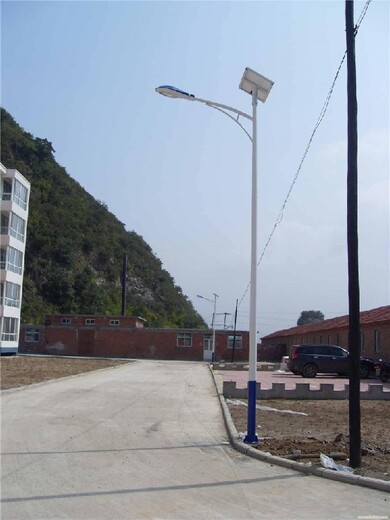 大兴小型加元村委会太阳能路灯维修,太阳能灯