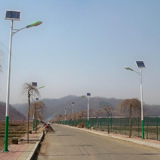 平谷承接加元村委会太阳能路灯功能,村路灯维修